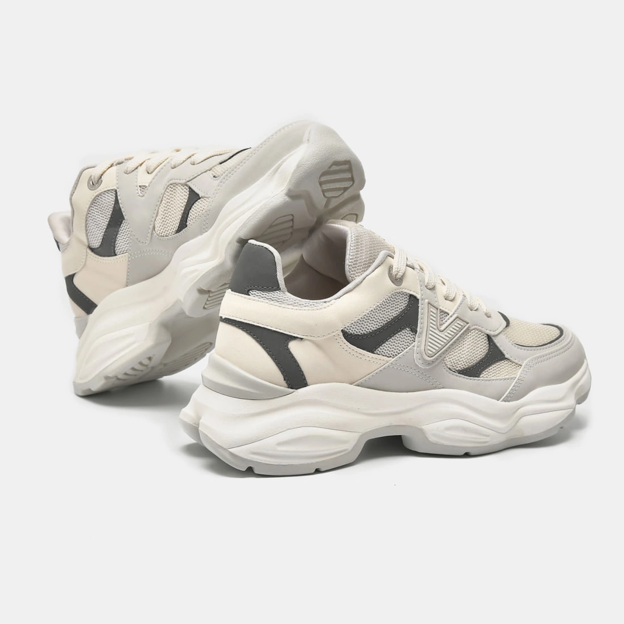 Tênis Casual Esportivo Cinza e off white