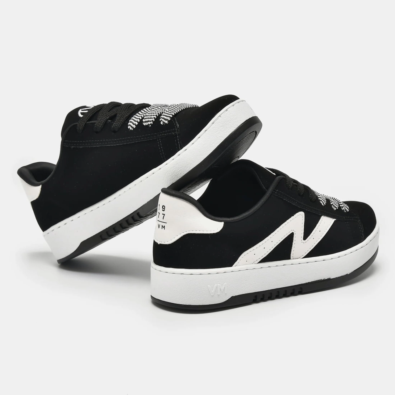 Tênis Casual Branco e preto