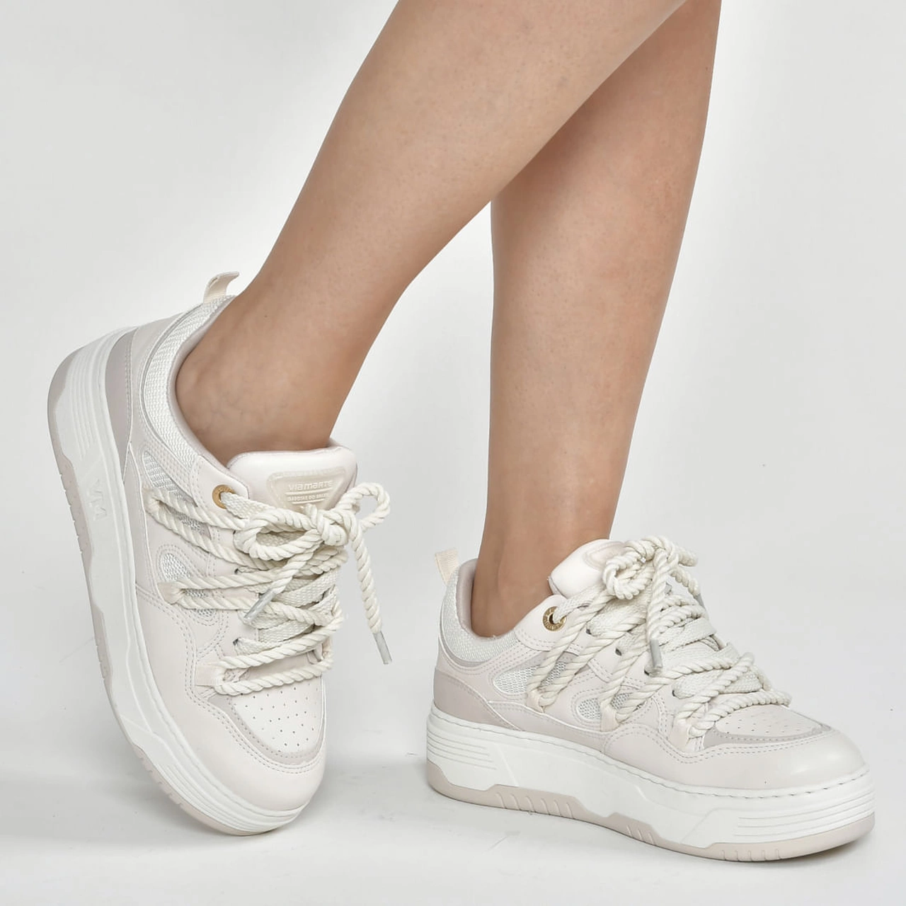 Tênis Street Bege e branco e off white