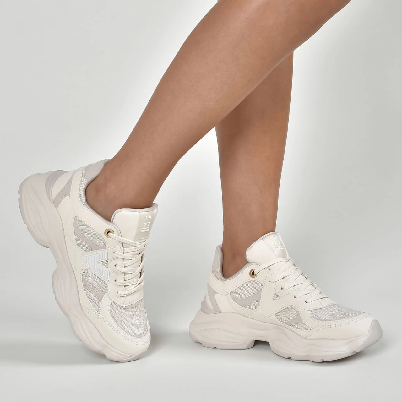 Tênis Casual Esportivo Bege e off white