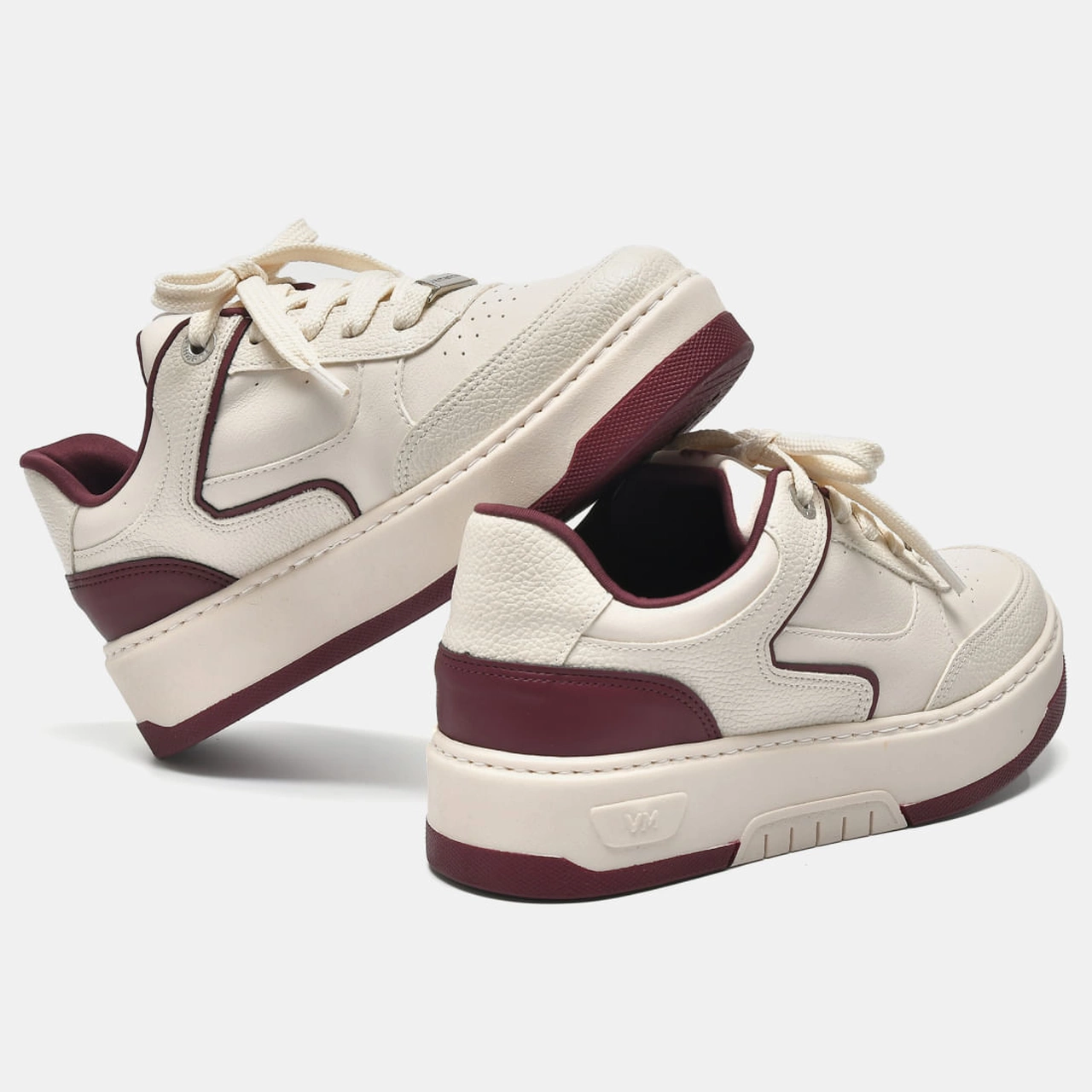 Tênis Casual Bordo e off white