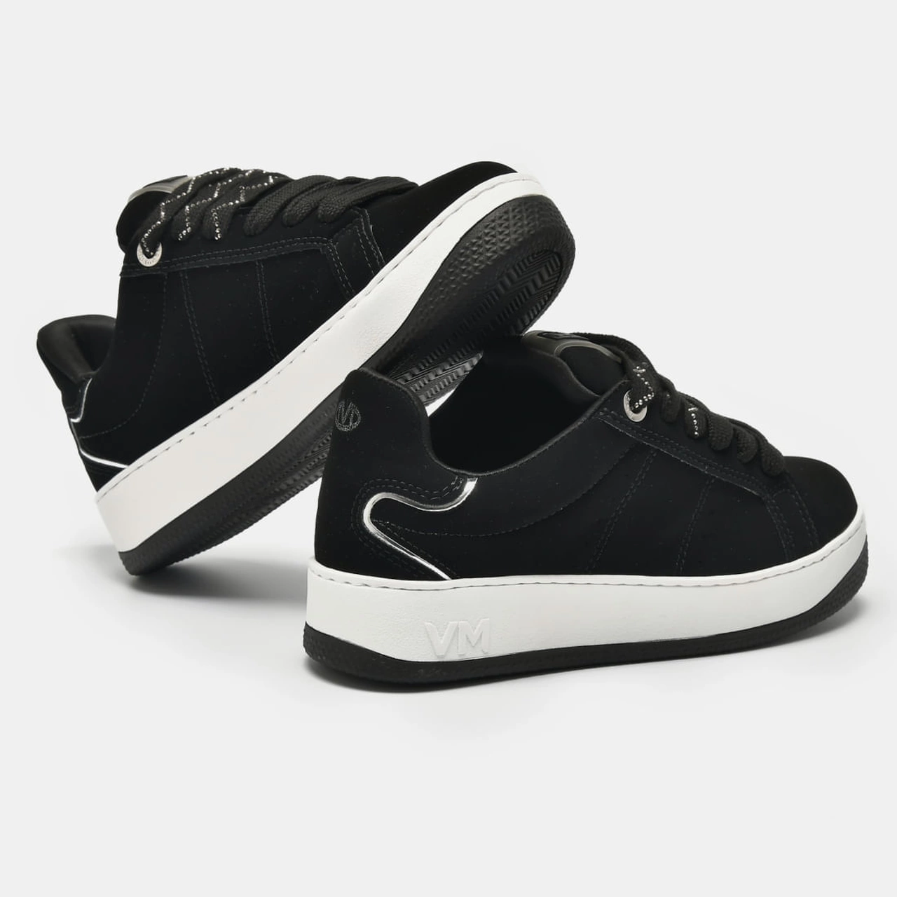 Tênis Street Prata e preto