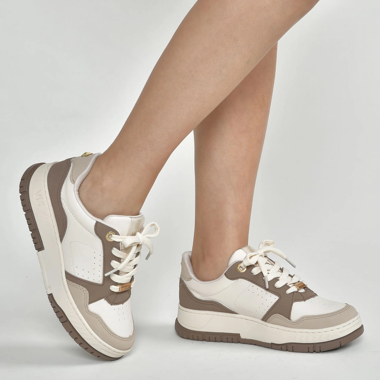Tênis Casual Bege e marrom claro e off white