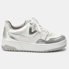 Tênis Casual Branco e Prata